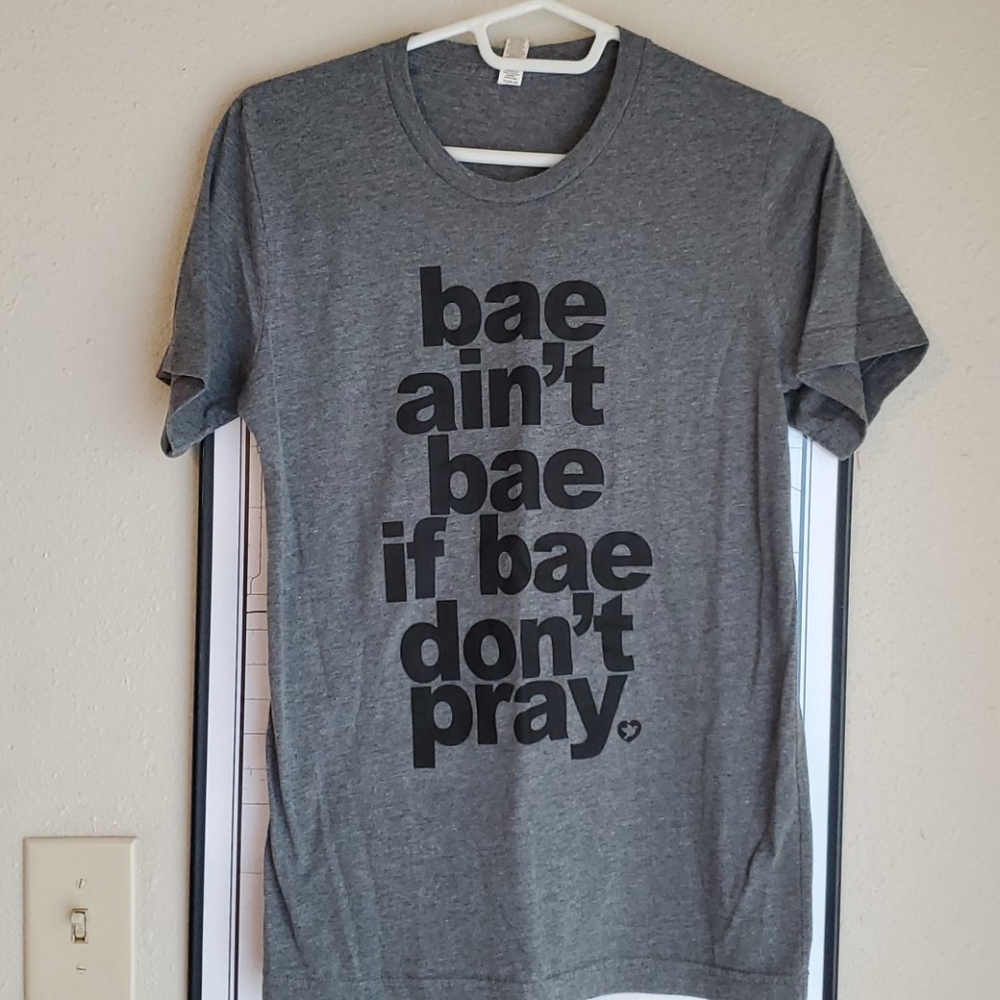 Pray shirt